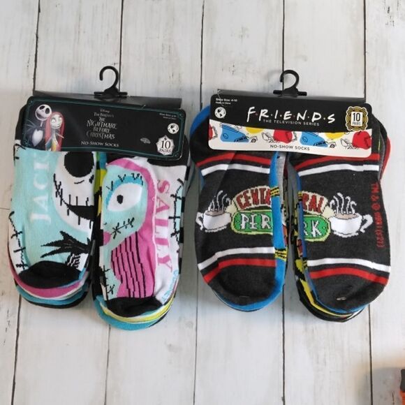 2 Packs Nightmare Before Christmas & Friends Graphic Socks - Picture 1 of 6